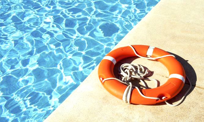 Aumenta la demanda de socorristas en las piscinas y playas de Canarias debido al incremento del turismo, infórmate en Bisermax, tenemos a los mejores profesionales.