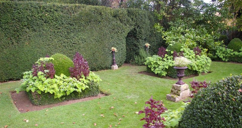 Beneficios de un mantenimiento profesional de jardines en comunidades